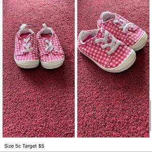 Slip on tennis shoes